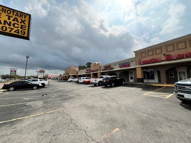 More Photos Of 10137 Hammerly Blvd, Houston Unknown For Lease