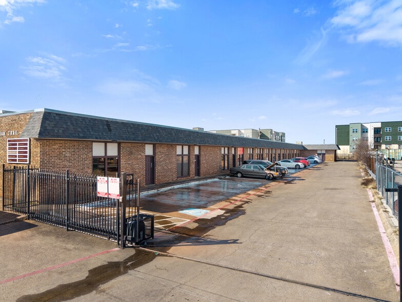 More Photos Of 11005 Indian Trl, Dallas Unknown For Lease