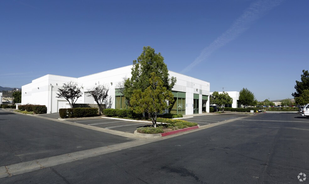 More Photos Of 570 Central Ave, Lake Elsinore Distribution For Sale