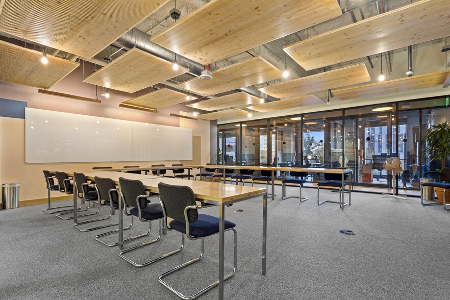 More Photos Of 1111 Broadway, Oakland Office For Lease