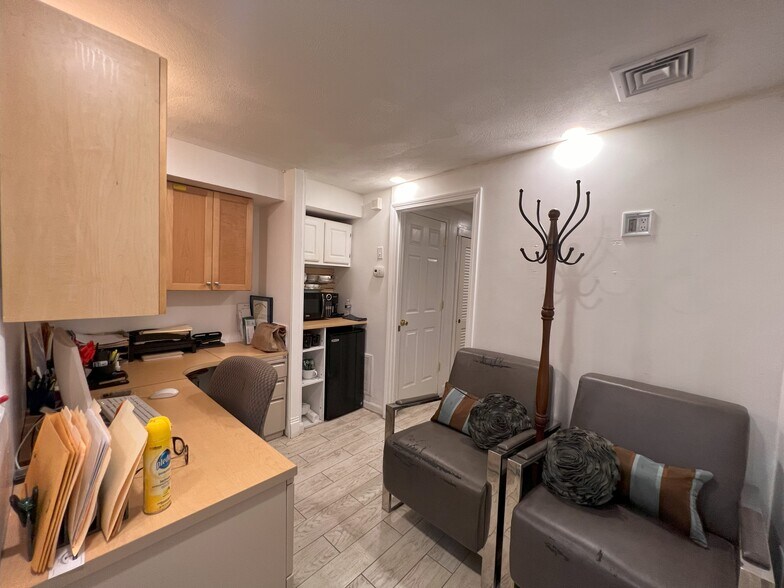 More Photos Of 169-171 Chelsea St, Boston Storefront Retail Office For Sale