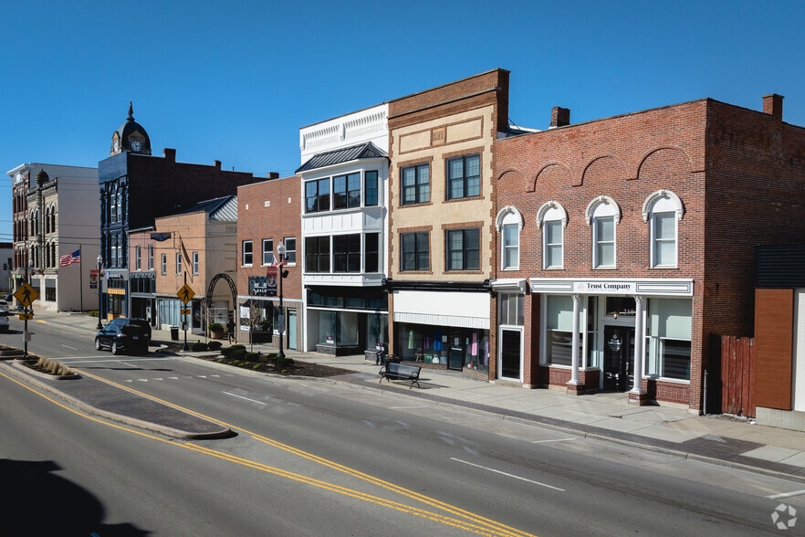 Primary Photo Of 214 S Main St, Findlay Storefront Retail Office For Lease