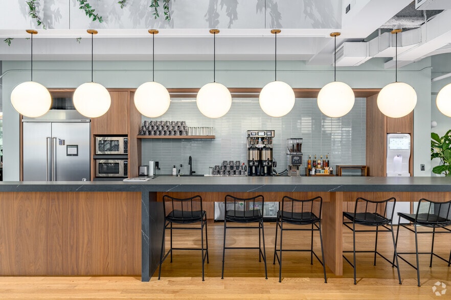 More Photos Of 12 E 49th St, New York Office For Lease