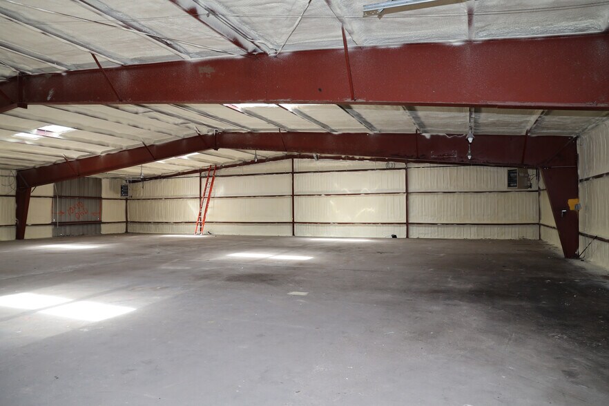 More Photos Of 2302 W Lincolnway, Cheyenne Light Manufacturing For Lease