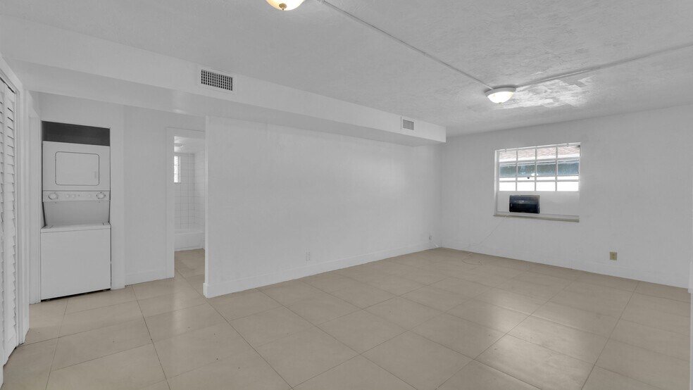 More Photos Of 715 Washington Ave, Lake Worth Apartments For Sale
