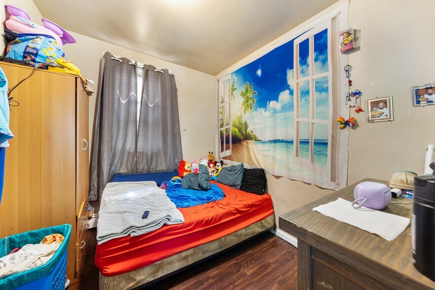 More Photos Of 146 Sherman Ave, Newark General Retail For Sale