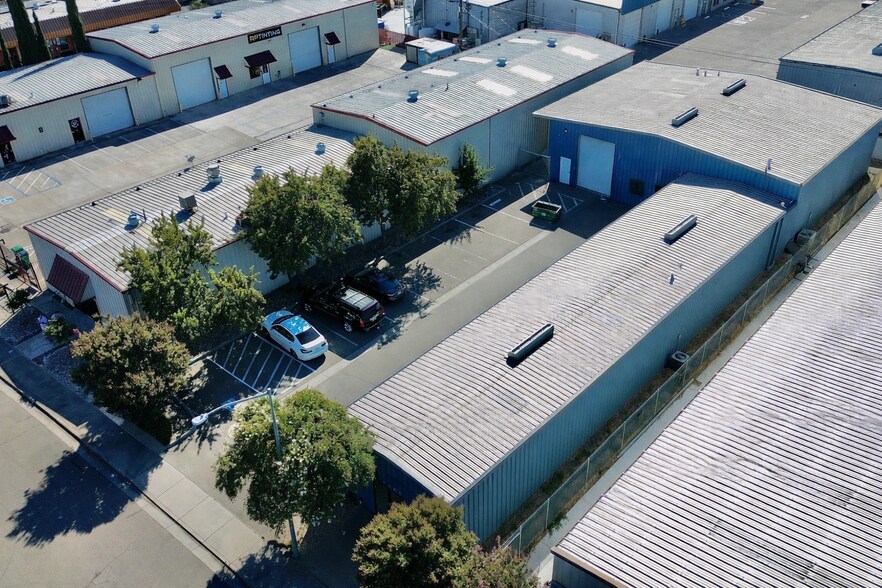 More Photos Of 255 S Guild Ave, Lodi Warehouse For Lease