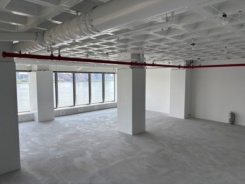 More Photos Of 866 United Nations Plz, New York Office For Lease