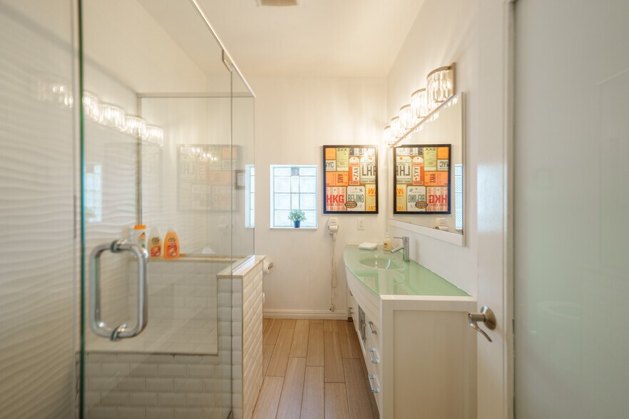 More Photos Of 701 Hollywood Blvd, Hollywood Apartments For Sale