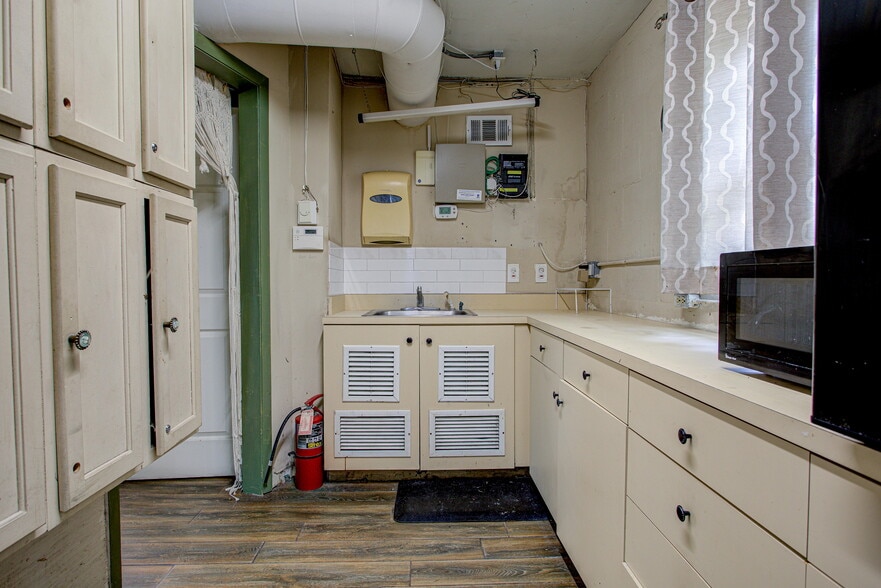More Photos Of 203 Laurel St, Palatka Office For Sale