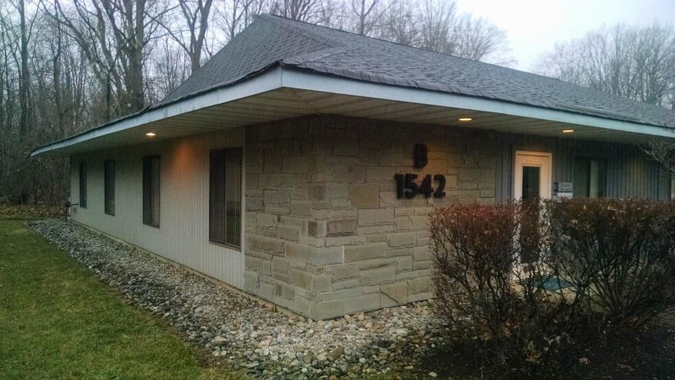 More Photos Of 1542 Kuser Rd, Hamilton Medical For Lease