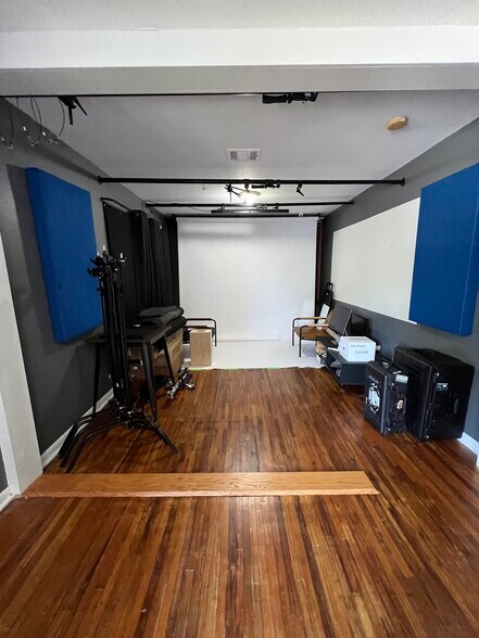 More Photos Of 204 West Street, Hutto Office For Lease