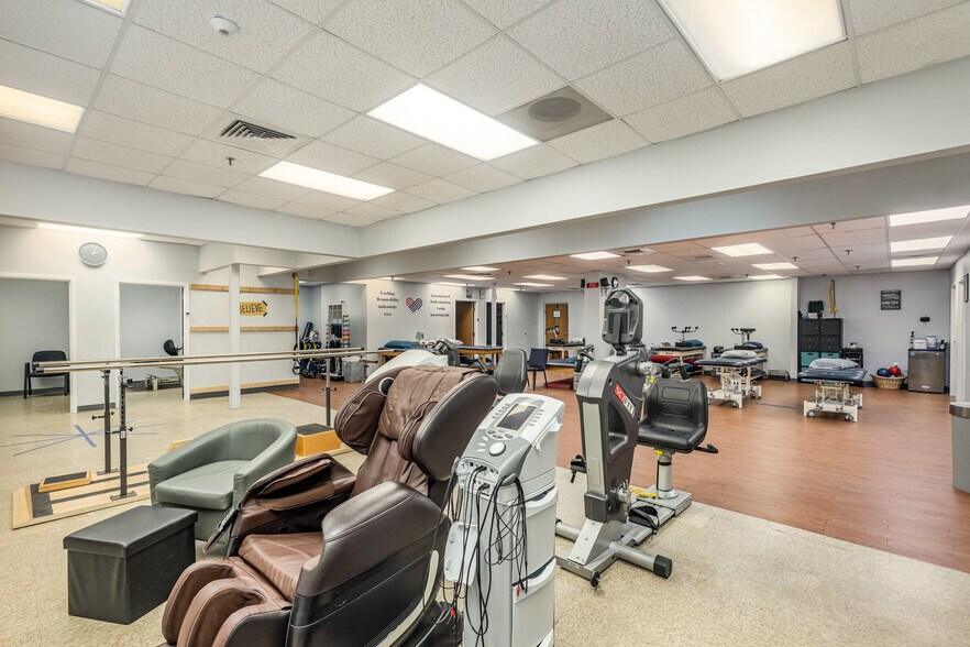 More Photos Of 12 Chatham Heights Rd, Fredericksburg Medical For Sale