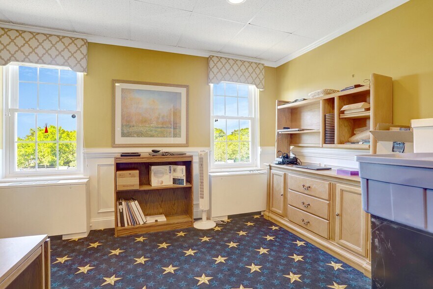 More Photos Of 313 Park Ave, Falls Church Medical For Sale