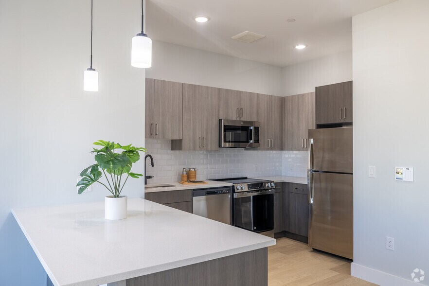 More Photos Of 34-40 Hudson St, Newark Apartments For Lease