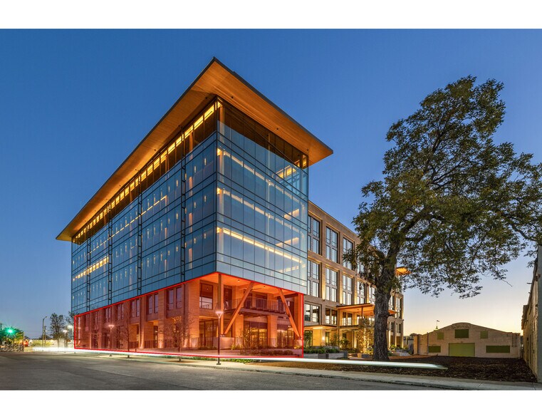 More Photos Of 711 Broadway St, San Antonio Office For Sale