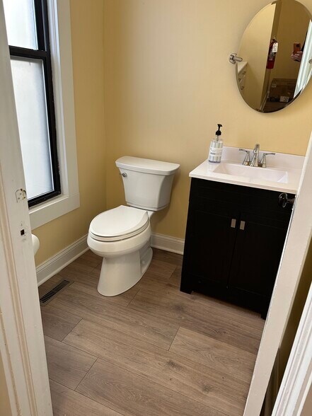 More Photos Of 121 N Washington St, Naperville Medical For Sale