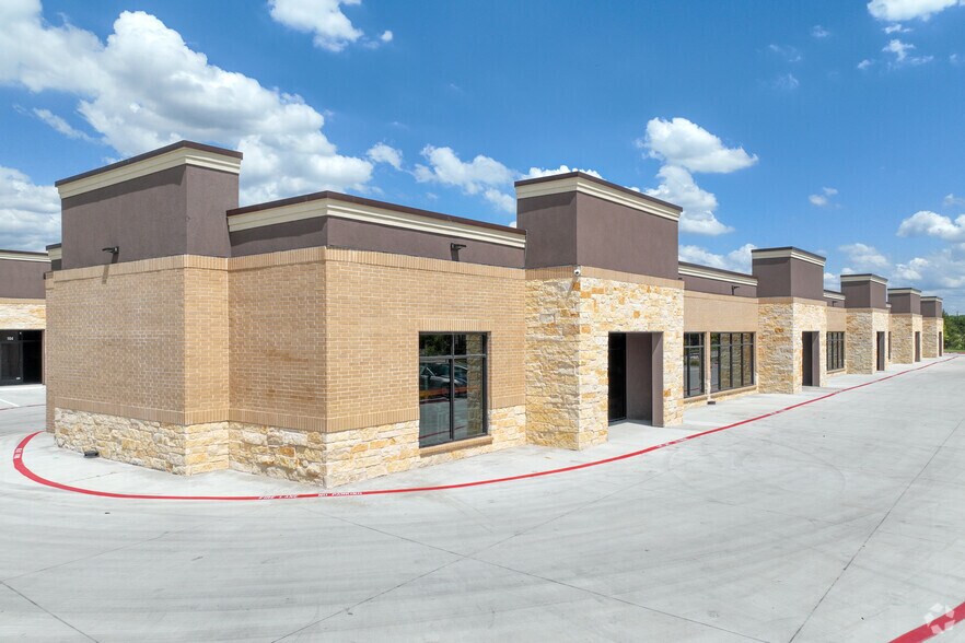 More Photos Of 1491 T L Townsend Dr, Rockwall Warehouse For Lease
