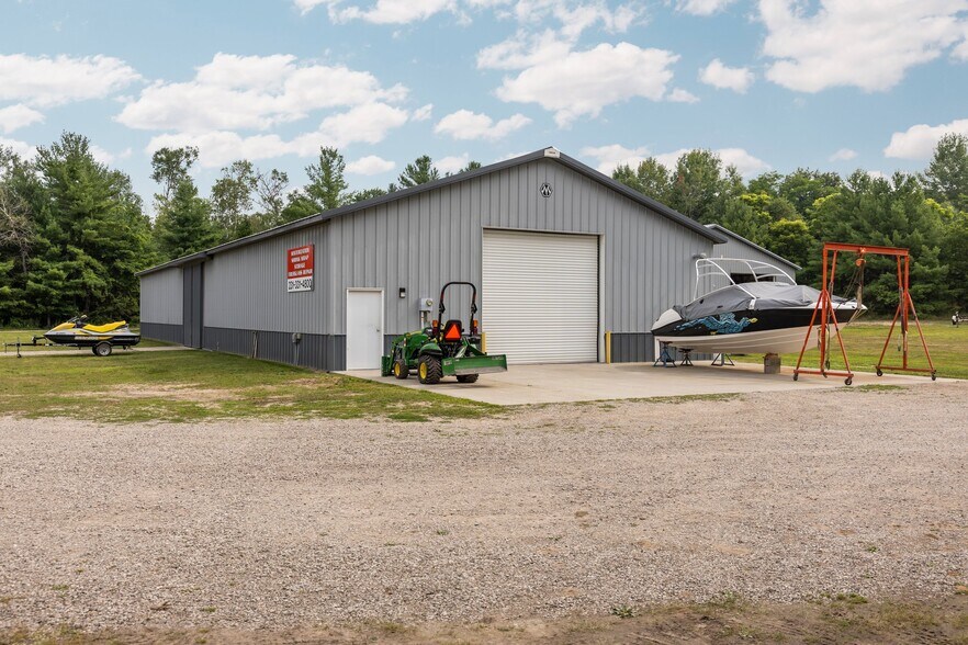 More Photos Of 11891 S East Torch Lake Dr, Alden Freestanding For Sale