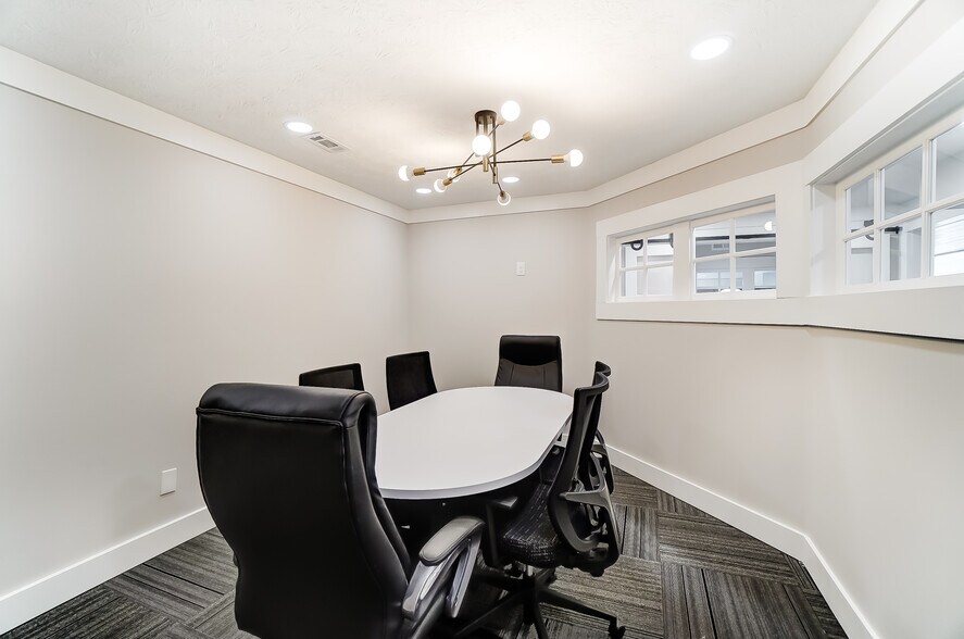 More Photos Of 15 Commercial Way, Springboro Medical For Sale