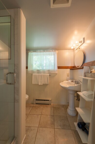More Photos Of 2579 W Shore Dr, Lummi Island Hotel For Sale