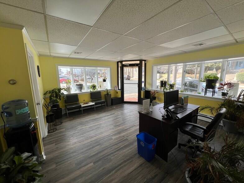 More Photos Of 2520 S 72nd St, Philadelphia Auto Dealership For Lease