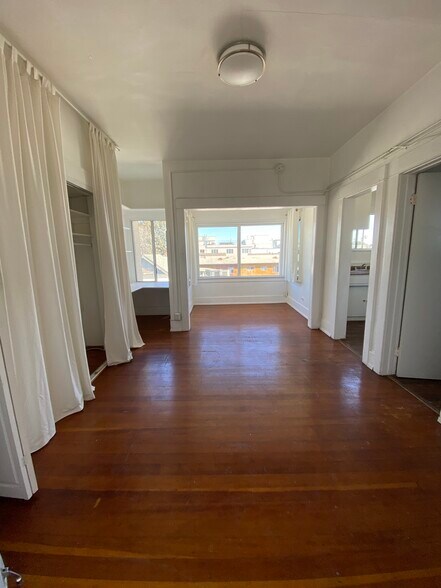 More Photos Of 30 Dudley Ave, Venice Apartments For Sale