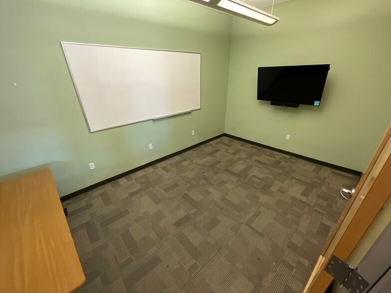 More Photos Of 689 Tank Farm Rd, San Luis Obispo Loft Creative Space For Lease