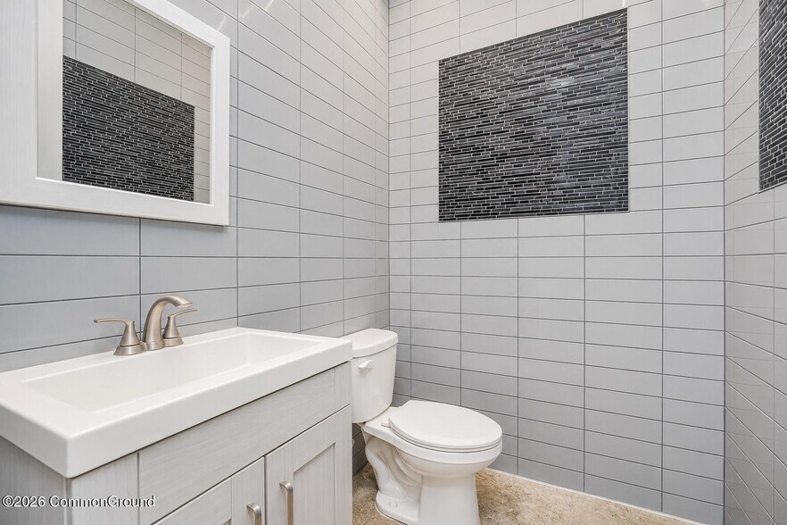 More Photos Of 16 Concord Pl, Staten Island Warehouse For Sale