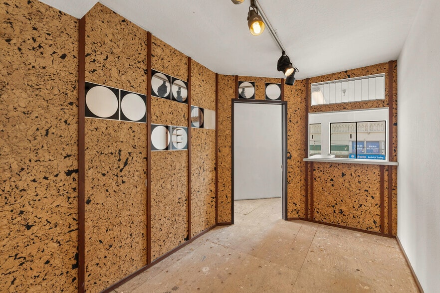 More Photos Of 900-910 Clement St, San Francisco Storefront Retail Office For Lease