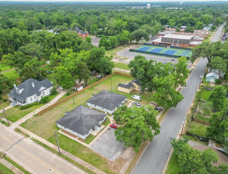 More Photos Of 402 E Evans St, Bainbridge Apartments For Sale