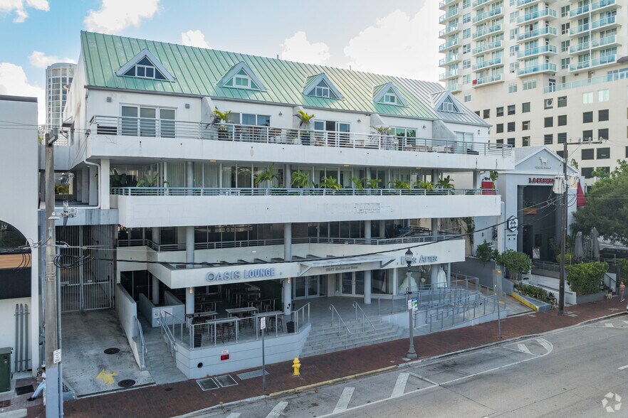 More Photos Of 2977 McFarlane Rd, Coconut Grove Storefront Retail Office For Lease