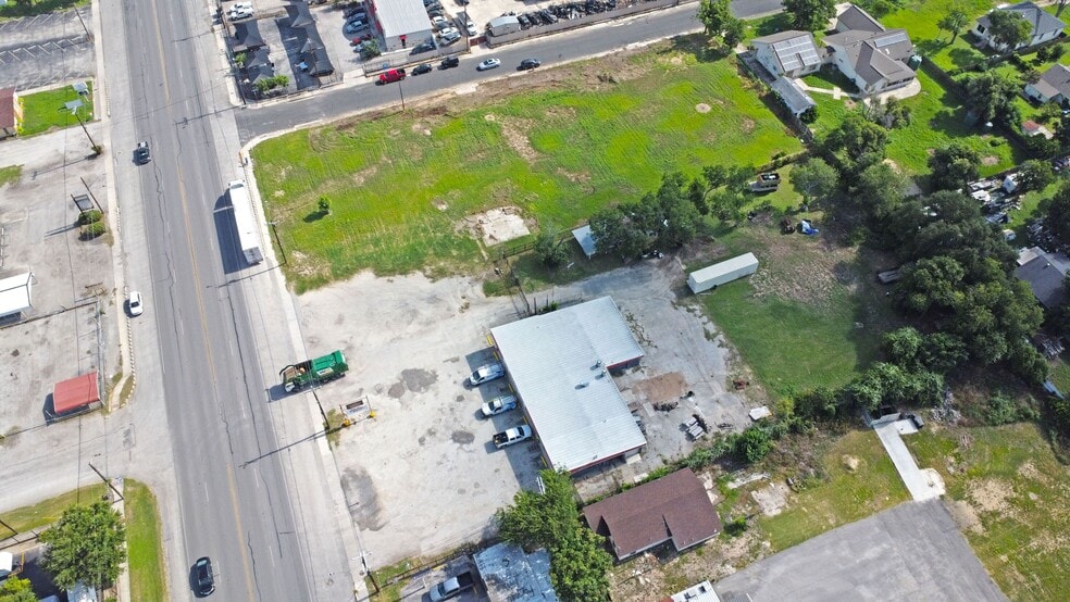 More Photos Of S 2162 S WW White Rd, San Antonio Restaurant For Sale