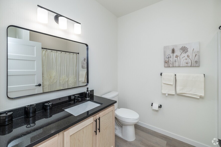 More Photos Of 28 7th St NE, Rochester Apartments For Sale