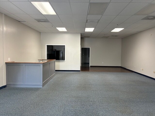 More Photos Of 1750 S Railroad Springs Blvd, Flagstaff Storefront Retail Office For Lease