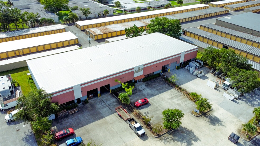 More Photos Of 4100 Silver Star Rd, Orlando Unknown For Lease