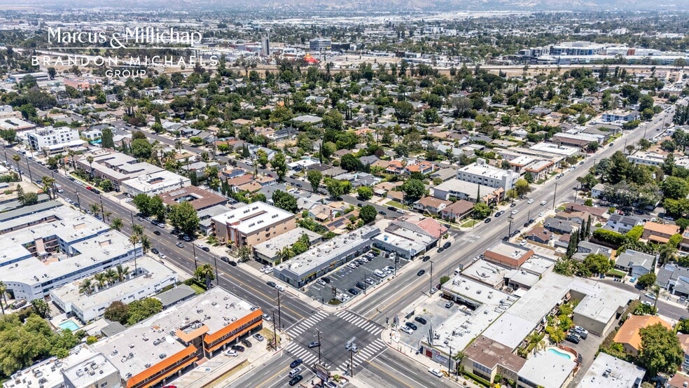 More Photos Of 12439-12463 Oxnard St, North Hollywood Storefront For Sale