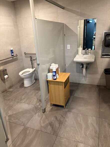 More Photos Of 11869 Teale St, Playa Vista Flex For Sale