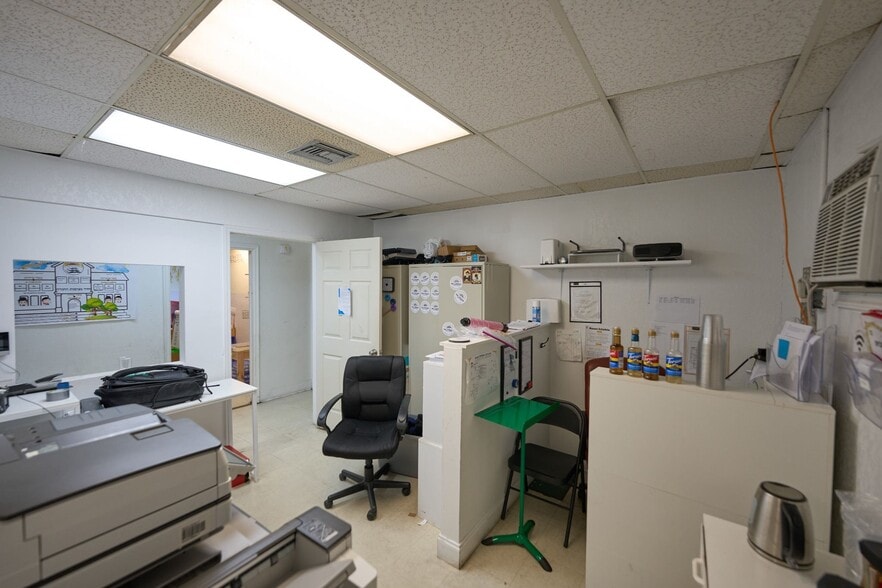 More Photos Of 18690 NW 2nd Ave, Miami Medical For Lease