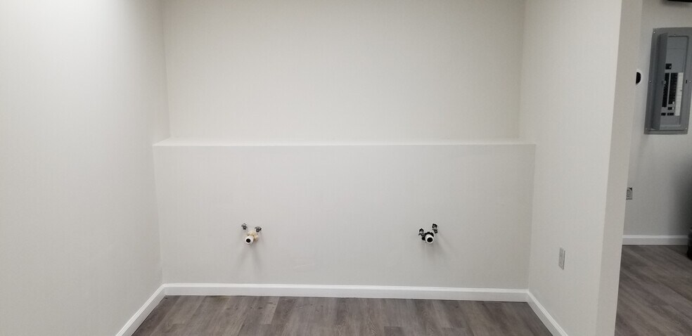 More Photos Of 4700 Stamp Rd, Marlow Heights General Retail For Lease