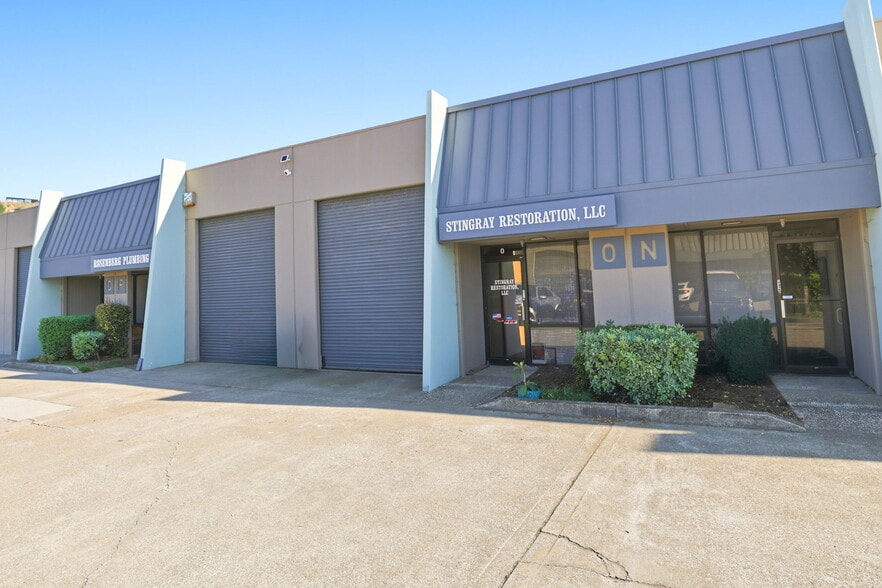 More Photos Of 580 Crespi Dr, Pacifica Warehouse For Sale