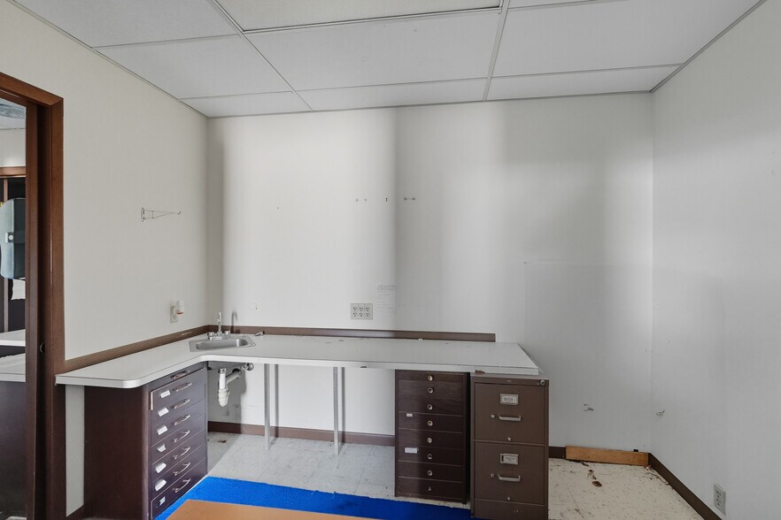 More Photos Of 9309-9319 Cincinnati-Columbus Rd, West Chester Office For Lease