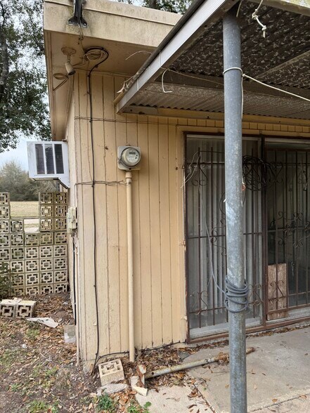 More Photos Of 300 Echols st, Prairie View Multifamily For Sale