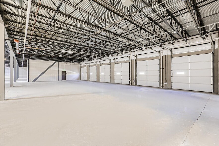 More Photos Of 26100-26120 E 68th Ave, Aurora Warehouse For Lease