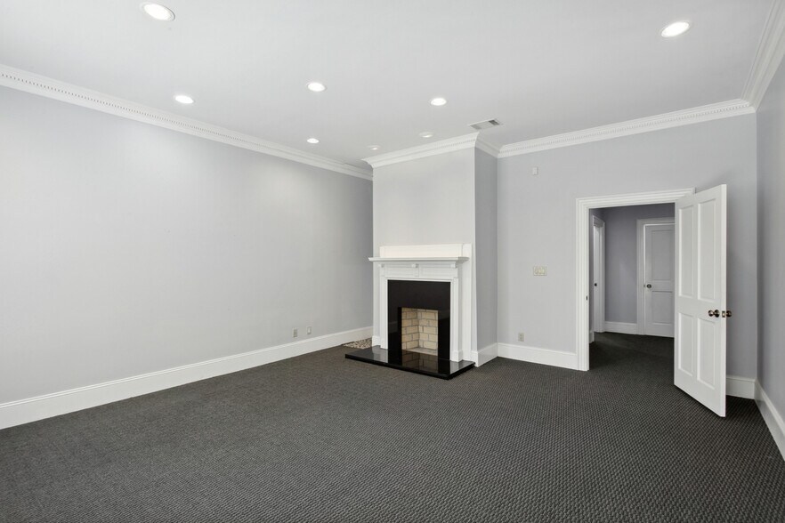 More Photos Of 1719 Abercorn St, Savannah Office Residential For Sale