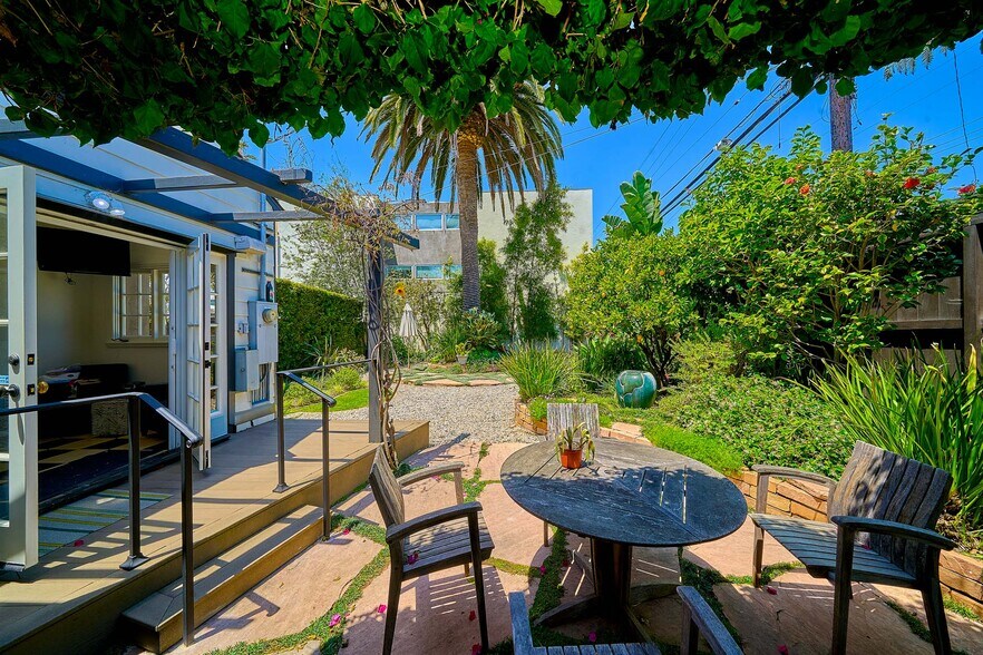 More Photos Of 1321-1325 Abbot Kinney Blvd, Venice Freestanding For Sale