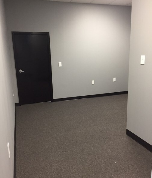 More Photos Of 60 Chamisa Rd, Covington Unknown For Lease