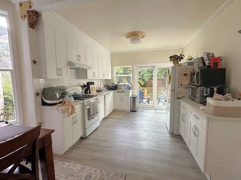 More Photos Of 1821-1823 Oak St, San Francisco Apartments For Sale