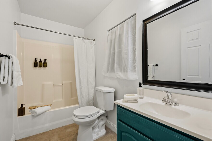 More Photos Of 5438 Colfax Ave, North Hollywood Multifamily For Sale