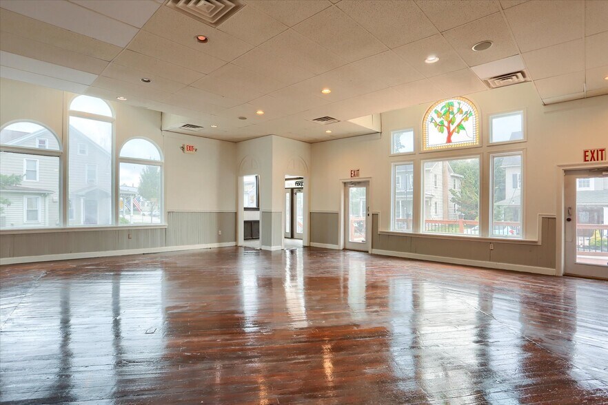 More Photos Of 5948 Linglestown Rd, Harrisburg Restaurant For Sale